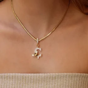 Bee Mine Altın Arı Taşlı Ç Harf Kolye Ucu