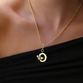 Bee Mine Altın Arı O Harf Kolye Ucu