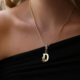 Bee Mine Altın Arı D Harf Kolye Ucu