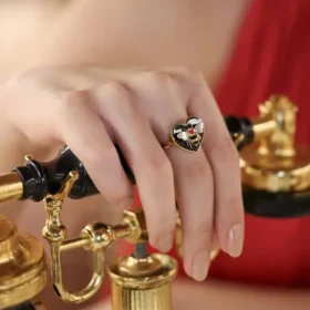 Bee Mine Altın Siyah Kalp Yüzük