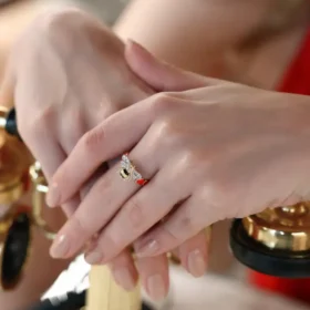 Bee Mine Altın Arı Kalpli Yüzük