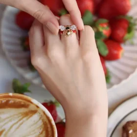 Bee Mine Altın Arı Kalpli Yüzük