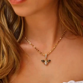 Bee Mine Altın Arı Kolye Ucu