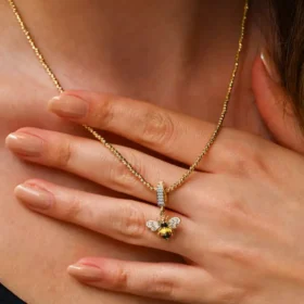 Bee Mine Altın Arı Kolye Ucu