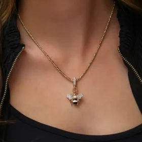 Bee Mine Altın Arı Beyaz Taşlı Kolye Ucu