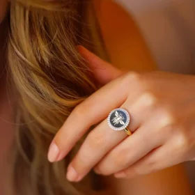 Bee Mine Altın Arı Siyah Mineli Yüzük