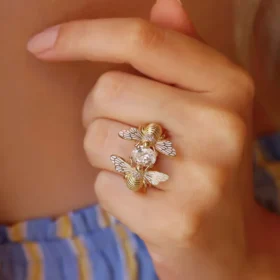 Bee Mine Altın Arı Beyaz Taşlı Yüzük