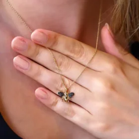 Bee Mine Altın Arı Zincirli Kolye