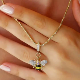 Bee Mine Altın Arı Mor Taşlı Kolye Ucu