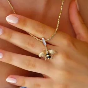 Bee Mine Altın Arı Kolye Ucu