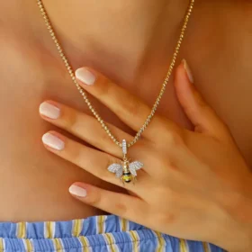 Bee Mine Altın Arı Kolye Ucu