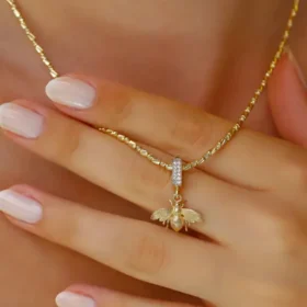 Bee Mine Altın Arı Kolye Ucu