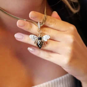 Bee Mine Altın Arı Kolye Ucu