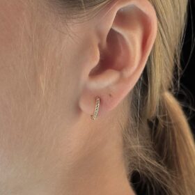 14 Ayar Altın Sıralı Taş Detaylı Mini Halka Küpe