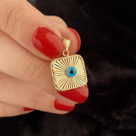 14 Ayar Altın Göz Detaylı Işıltılı Kare Kolye Ucu