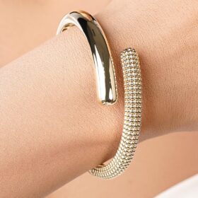 14 Ayar Altın İşlemeli Sarmal Kelepçe Bilezik