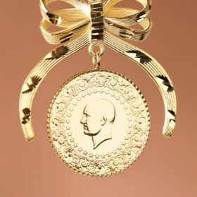 14 Ayar Altın Kalem İşlemeli Fiyonklu Çeyrek Altın Kolye Ucu