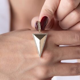 14 Ayar Altın Kenar Taşlı Üçgen Kolye Ucu