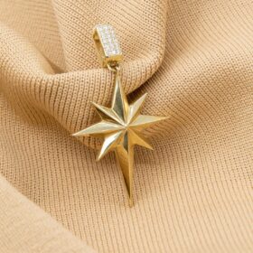 14 Ayar Altın Kilit Taş Detaylı Kuzey Yıldızı Kolye Ucu