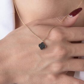 14 Ayar Altın Onix Taşlı Yonca Kolye