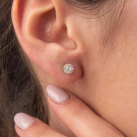 14 Ayar Altın Papatya Desenli Taşlı Küpe