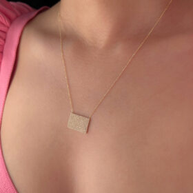 14 Ayar Altın Pembe Kuvars Taşlı Dikdörtgen Kolye