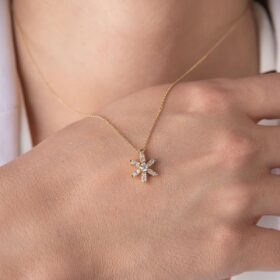 14 Ayar Altın Taşlı Çiçek Motifli Kolye