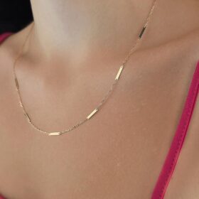 14 Ayar Altın Zincirde Plaka Detaylı Kolye