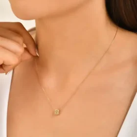 Altın Taşlı B Harf Kolye