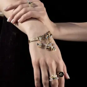 Bee Mine Altın Arı Kolye Ucu