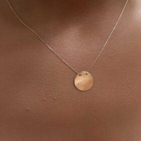 14 Ayar Altın Oval Görünümlü Plaka Kolye